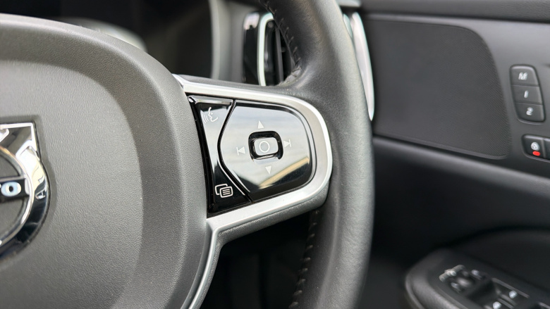 Volvo V60 2.0 D4 [190] Cross Country Plus 5dr AWD Auto Diesel Estate